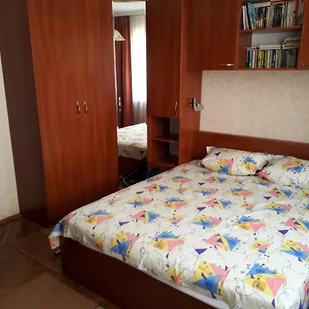 Family Style, Main Street, 20 Minutes From The Sea Burgas