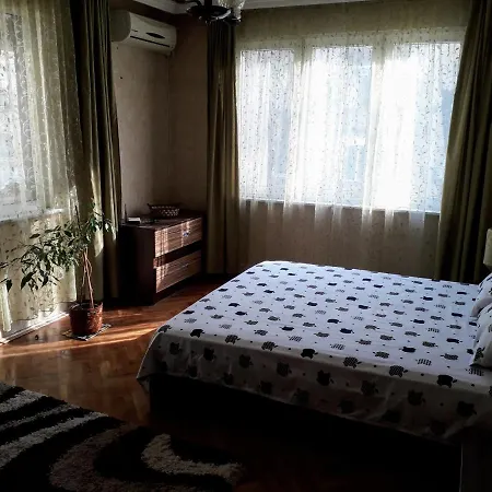 Family Style, Main Street, 20 Minutes From The Sea Appartement