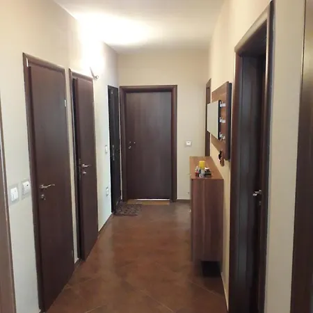 Apartment Family Style, Main Street, 20 Minutes From The Sea Burgas